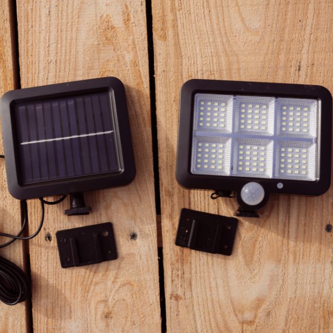 Lampe à LED solaire pour toilettes sèches, pour kit toilette sèche  extérieur.